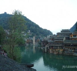 乐山去哪里旅游好(去哪里旅游好玩)