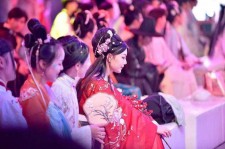 乐山汉服模特兼职(想做汉服模特去哪里找)