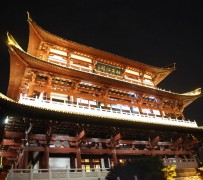乐山长沙旅游攻略(长沙旅游攻略景点必去长沙美食街)