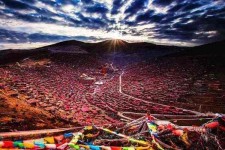 乐山色达旅游攻略(四川色达旅游攻略)