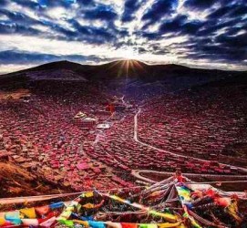 乐山色达旅游攻略(四川色达旅游攻略)