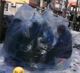 乐山东北大爷带老伴游中国(东北大爷带老伴游中国旅行)