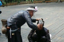 乐山欲带老伴游遍中国(带着老伴去旅游)