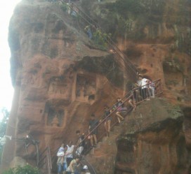乐山旅游攻略(乐山旅游攻略自由行路线推荐)