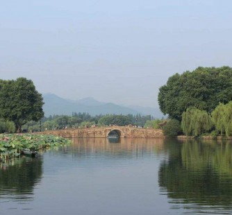 乐山杭州游玩攻略(无锡到杭州游玩攻略)