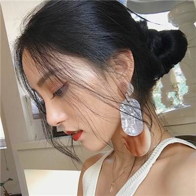 乐山伴游女生张悦然的资料