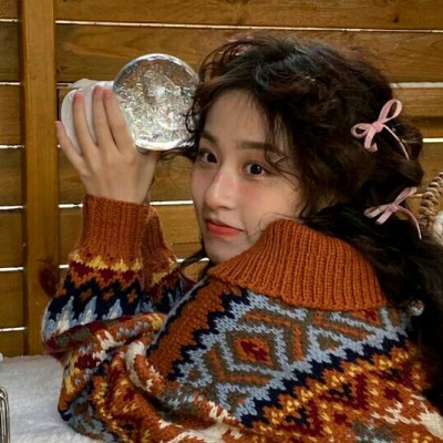 乐山伴游女生郑晓涵的资料