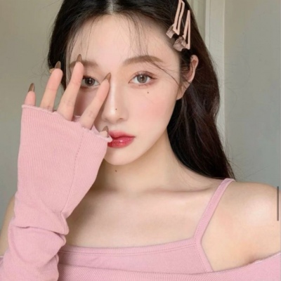 乐山伴游女生周思涵的资料