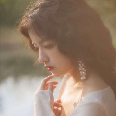 乐山伴游女生雷花蕊的资料