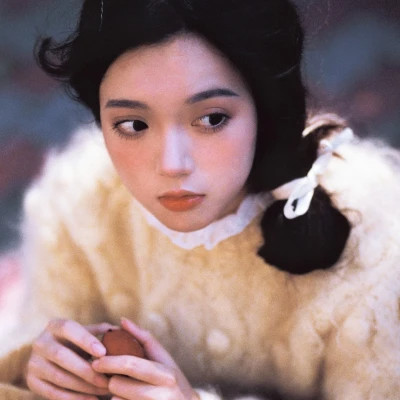 乐山伴游女生周素英的资料