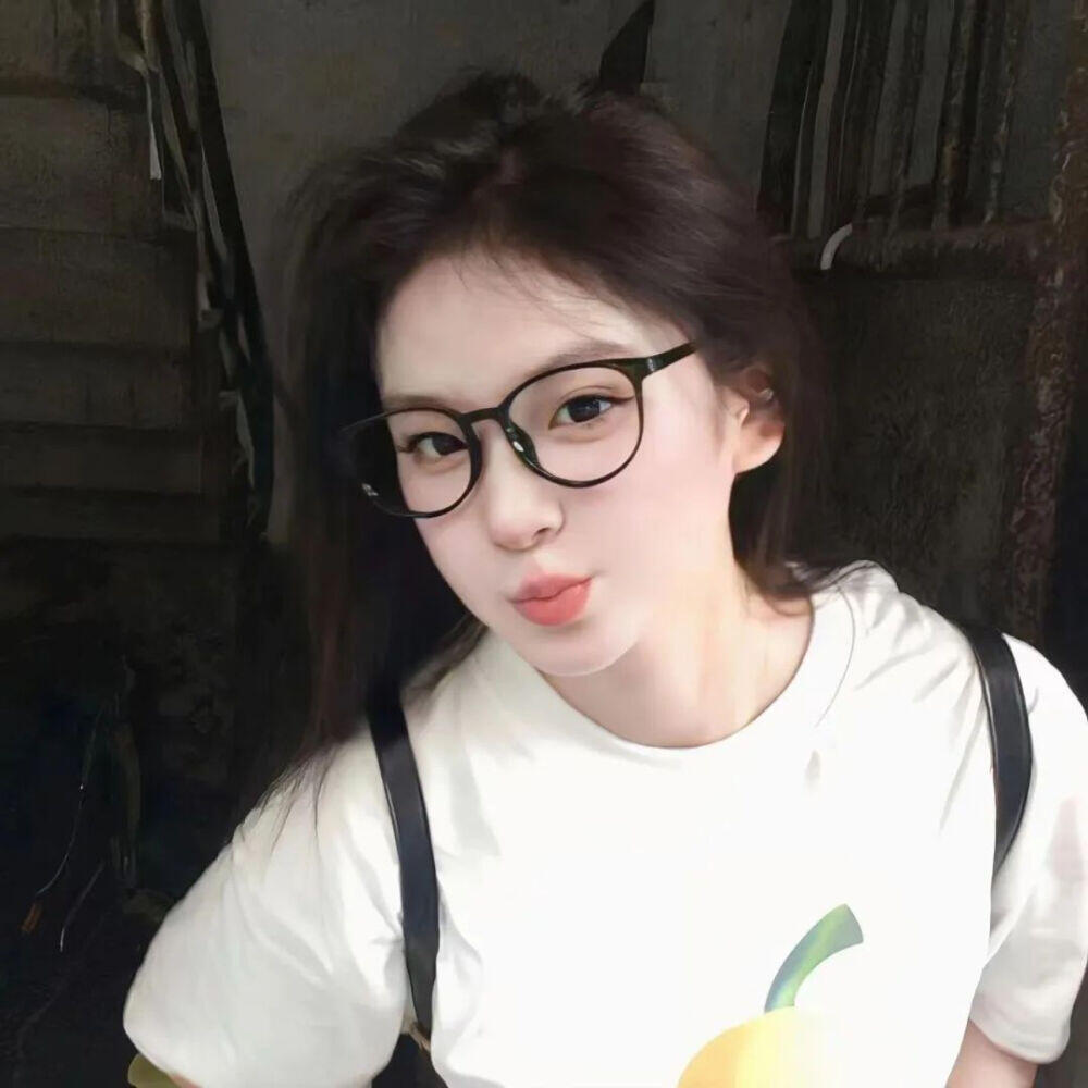 乐山伴游女生桃桃的资料
