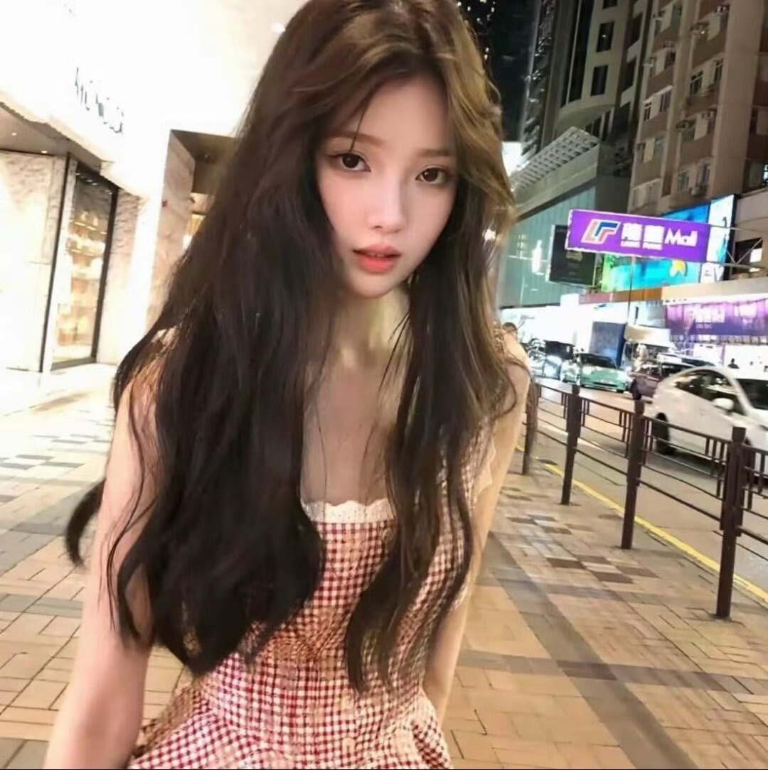 乐山伴游女生​王梦瑶的资料