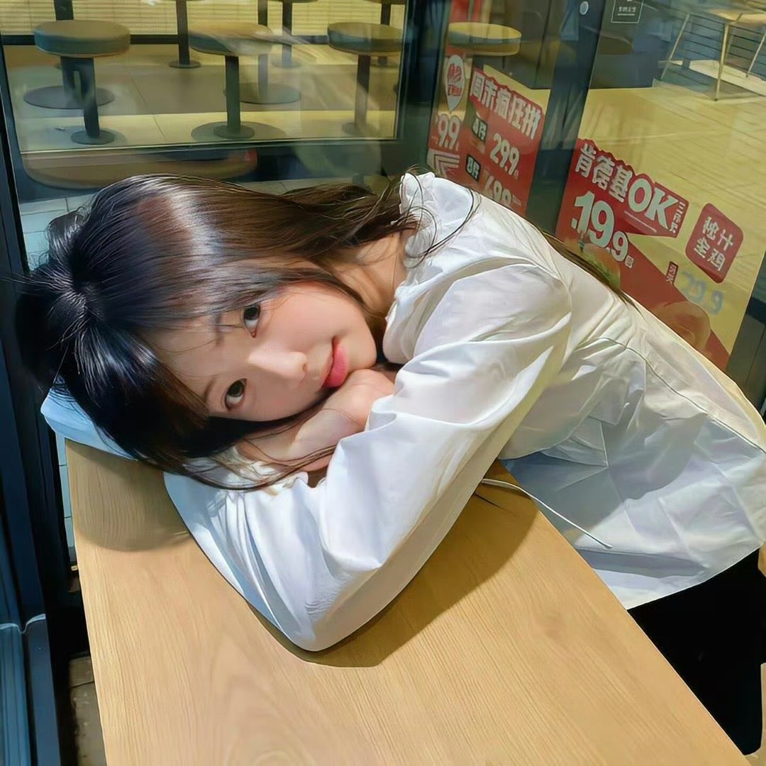 乐山伴游女生沈雨晴的资料