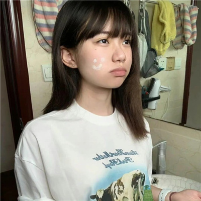 乐山伴游女生邝易云