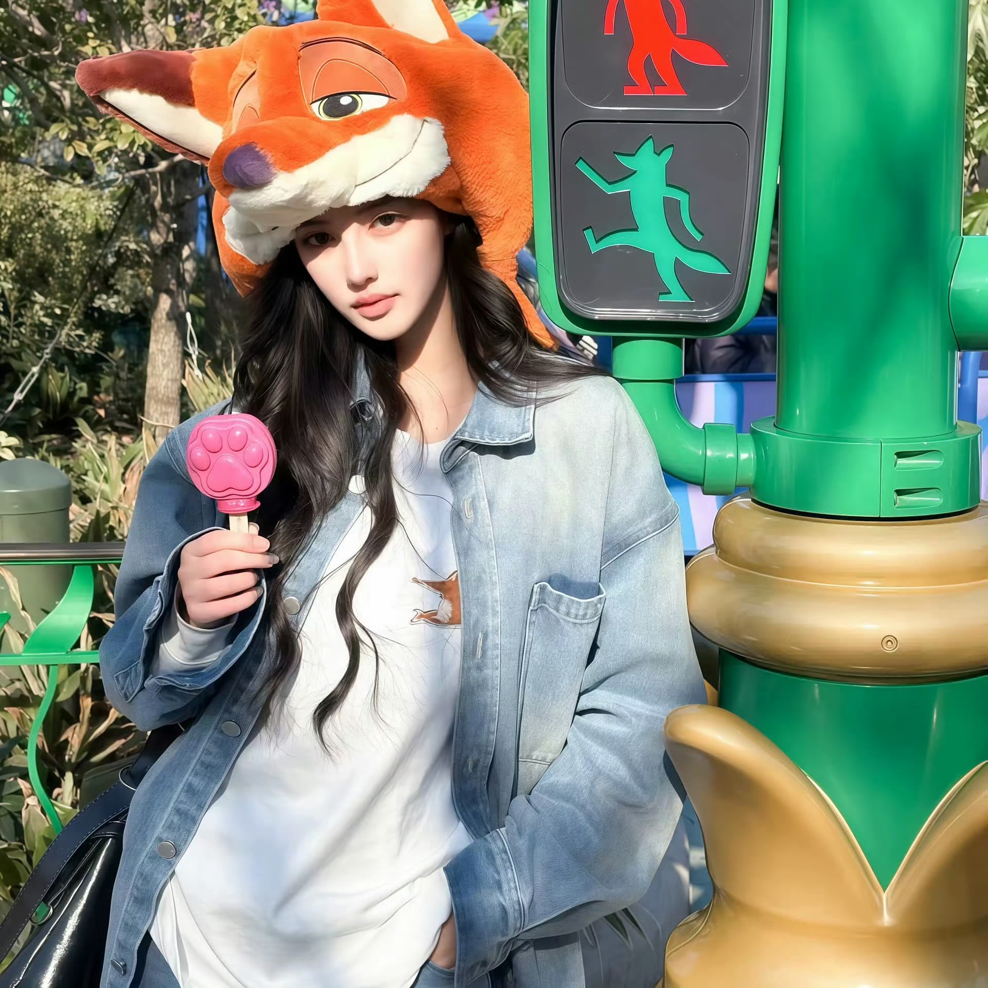 乐山伴游女生 | 屈芷烟的资料