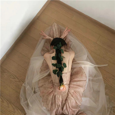 乐山伴游女生其荌的资料